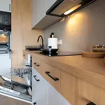 W Stylu Feng Shui Na 10 Pietrze Z Widokiem, Bezplatny Parking, Nowy Budynek, Dostep Na Kod Λοτζ