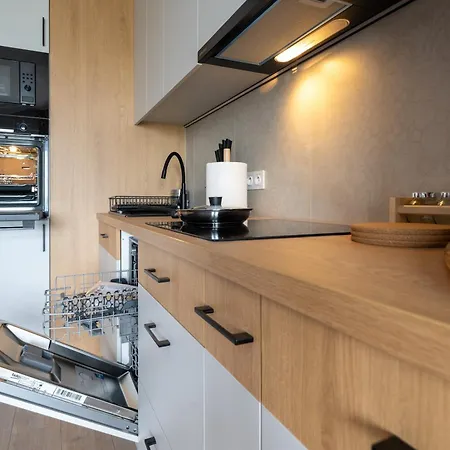 W Stylu Feng Shui Na 10 Pietrze Z Widokiem, Bezplatny Parking, Nowy Budynek, Dostep Na Kod Łódź